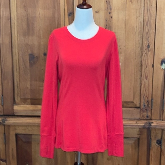 ATHLETA RED Long Sleeve Thumb hole crewneck Top Sz. S - Picture 1 of 13